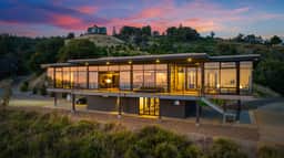 Dream House Hideaway and Hot Tub with Amazing View - Image 4
